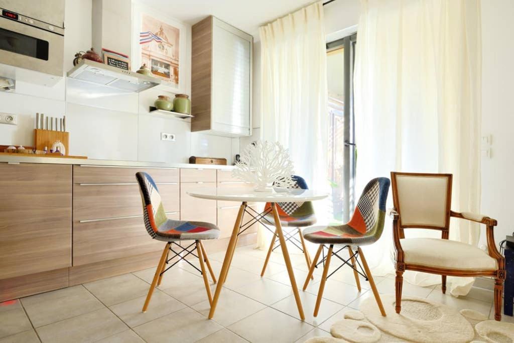 Apartamento Le Précieux terrasse et parking privé Aix-en-Provence Exterior foto